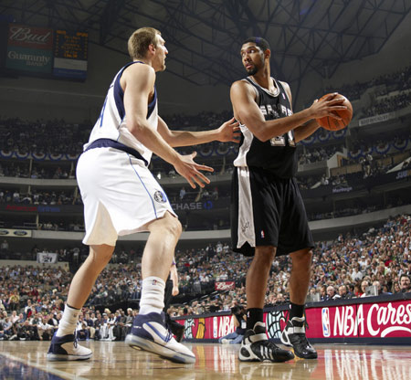 唐天翼代表阿图什安淇拉队征战喀什杯：希望我们球队能夺冠（唐天翼披阿图什安淇拉战袍征战喀什杯，剑指冠军）