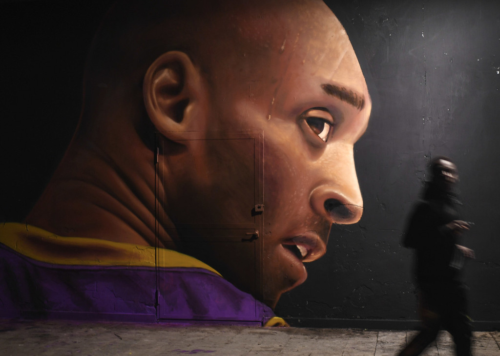 吉尔摩社媒晒照：手术成功，康复之路开始（吉尔摩在社媒晒照：手术顺利，开启康复之旅）