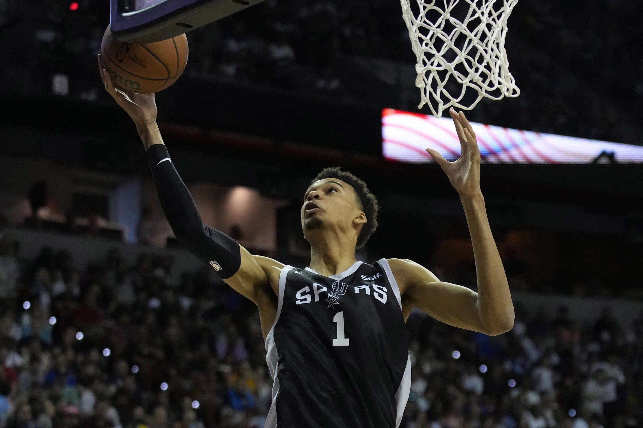 官方：刘殿座当选2025赛季中超最佳守门员，本赛季中超实现10次零封（官方确认：刘殿座荣膺2025赛季中超最佳门将，本季贡献10场零封）