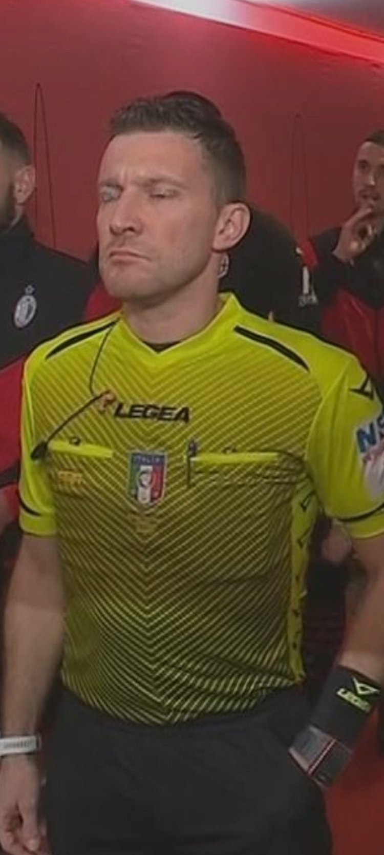 足球世界杯吉祥物亮相，造型引网友热评（世界杯吉祥物发布，外观引发网友热议）